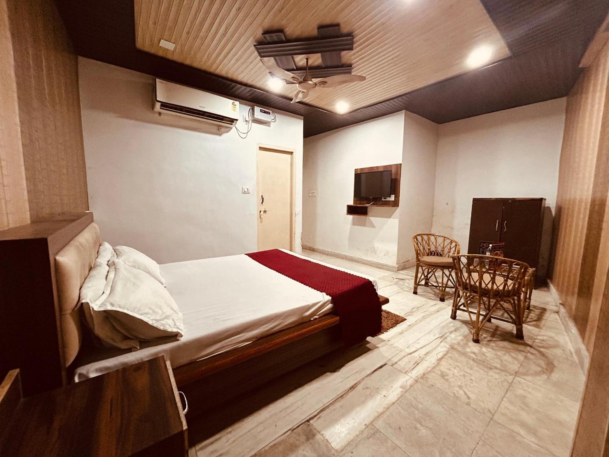 The For You Hotel & Restaurant Rishikesh Ngoại thất bức ảnh