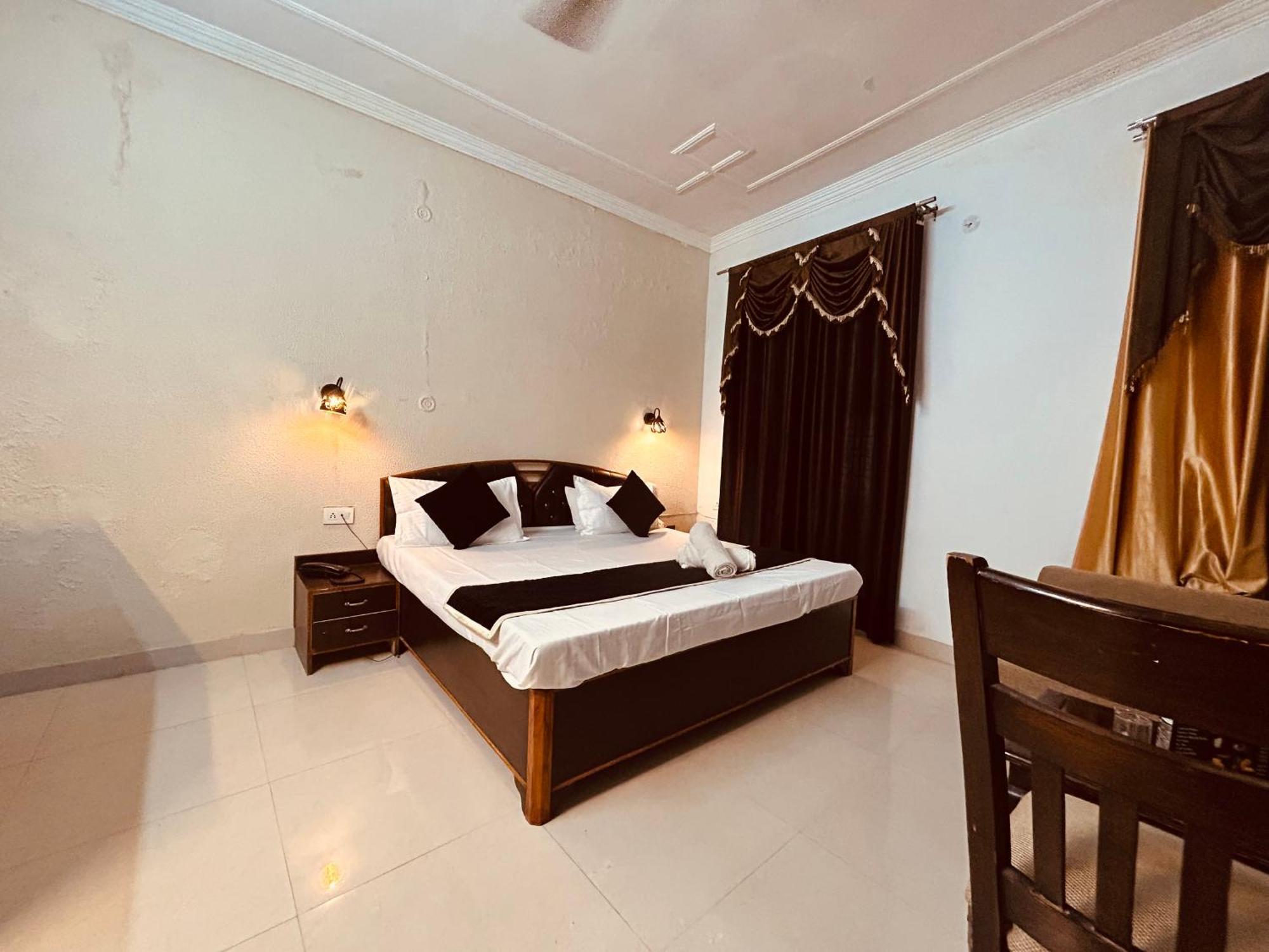 The For You Hotel & Restaurant Rishikesh Ngoại thất bức ảnh